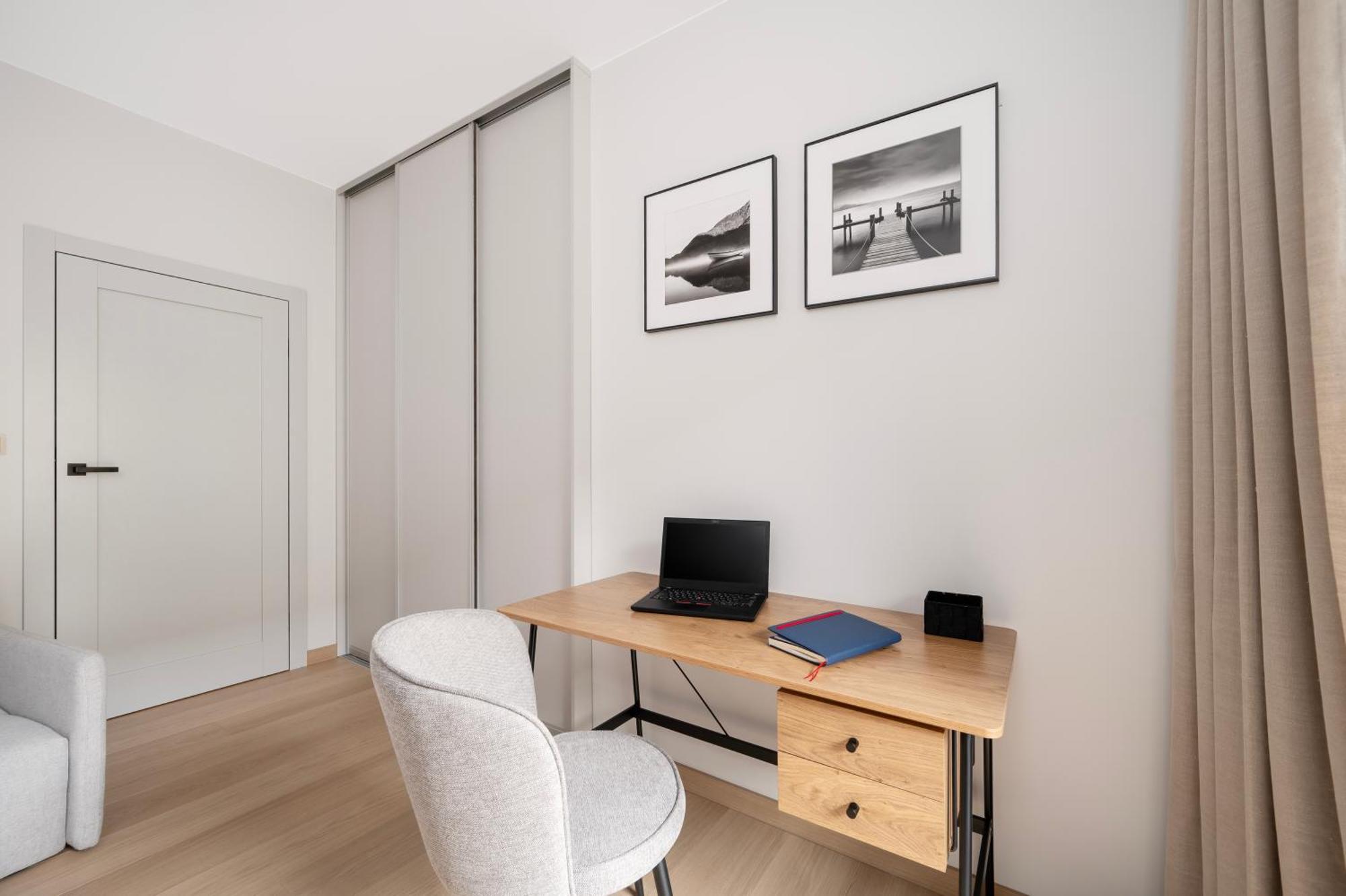 Apartament Prestige - 64m2, Parking, Office - By Rentujemy Łódź